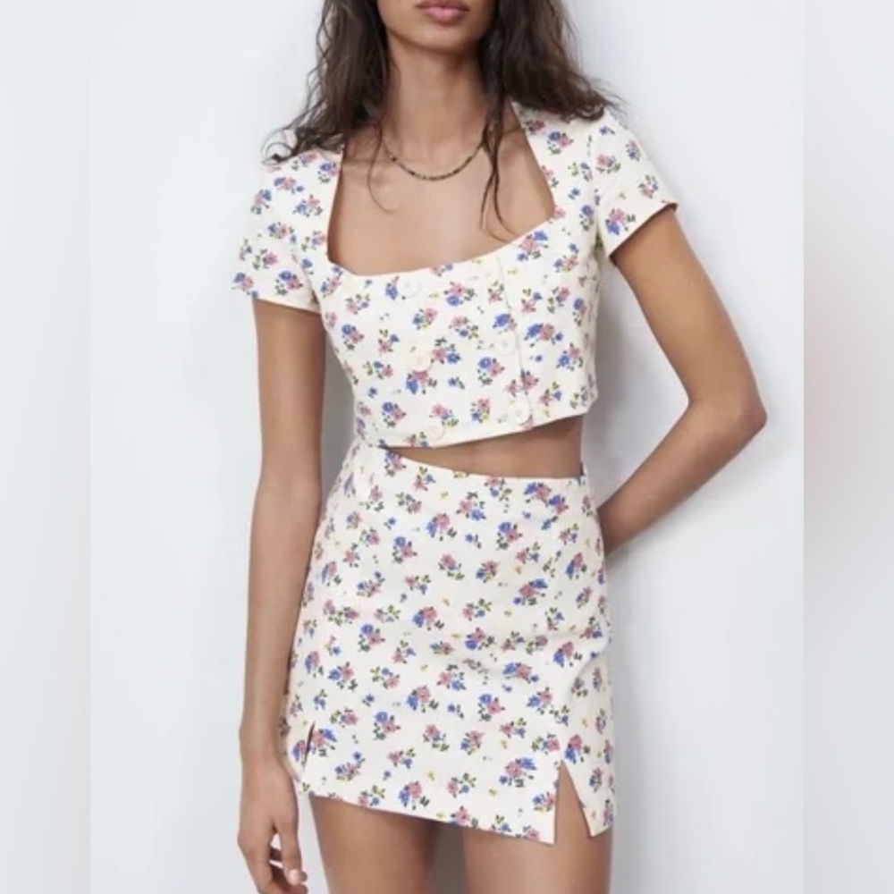 Zara | Floral Cream Mini | Size XS